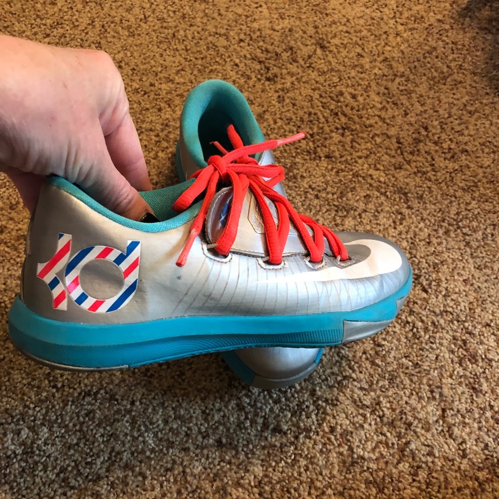 Kids KDs - Picture 2 of 3